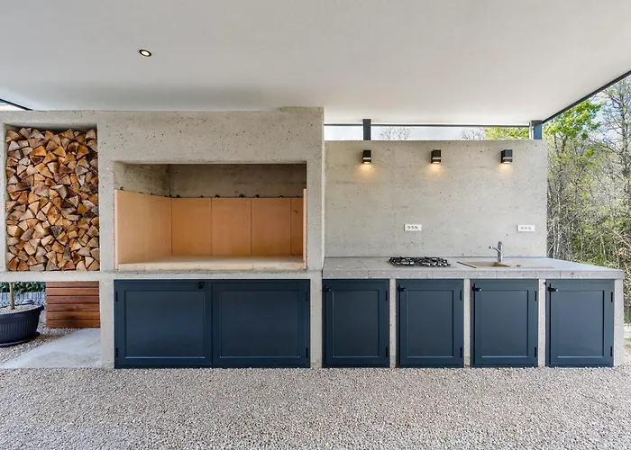 Villa Larra Gostinjac