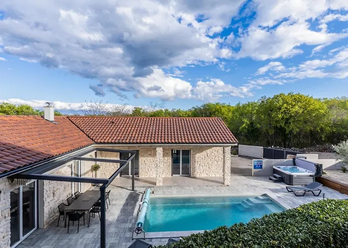 Larra Villa Gostinjac