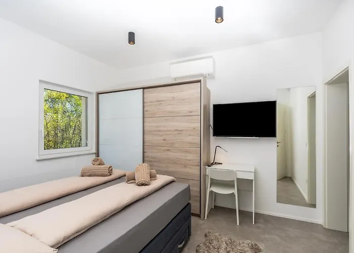 Vilă Larra Gostinjac